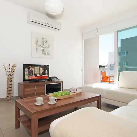 Seashore Apartment *