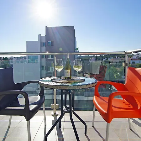 Seashore Apartment *