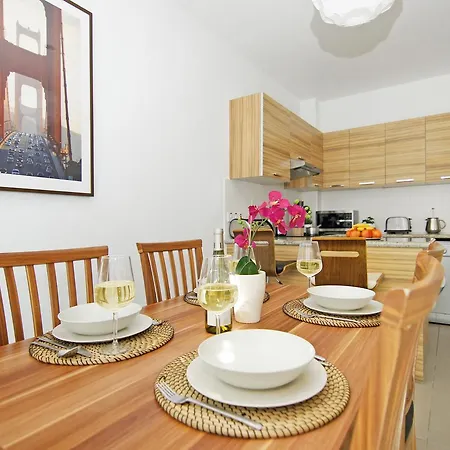 Seashore Apartman *